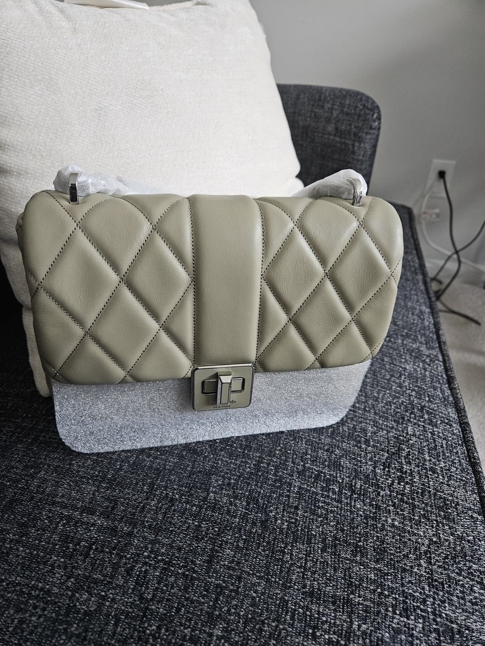 kate spade Quilted Shoulder Bag in Olive Green with Turn-Lock - Picture 10 of 16